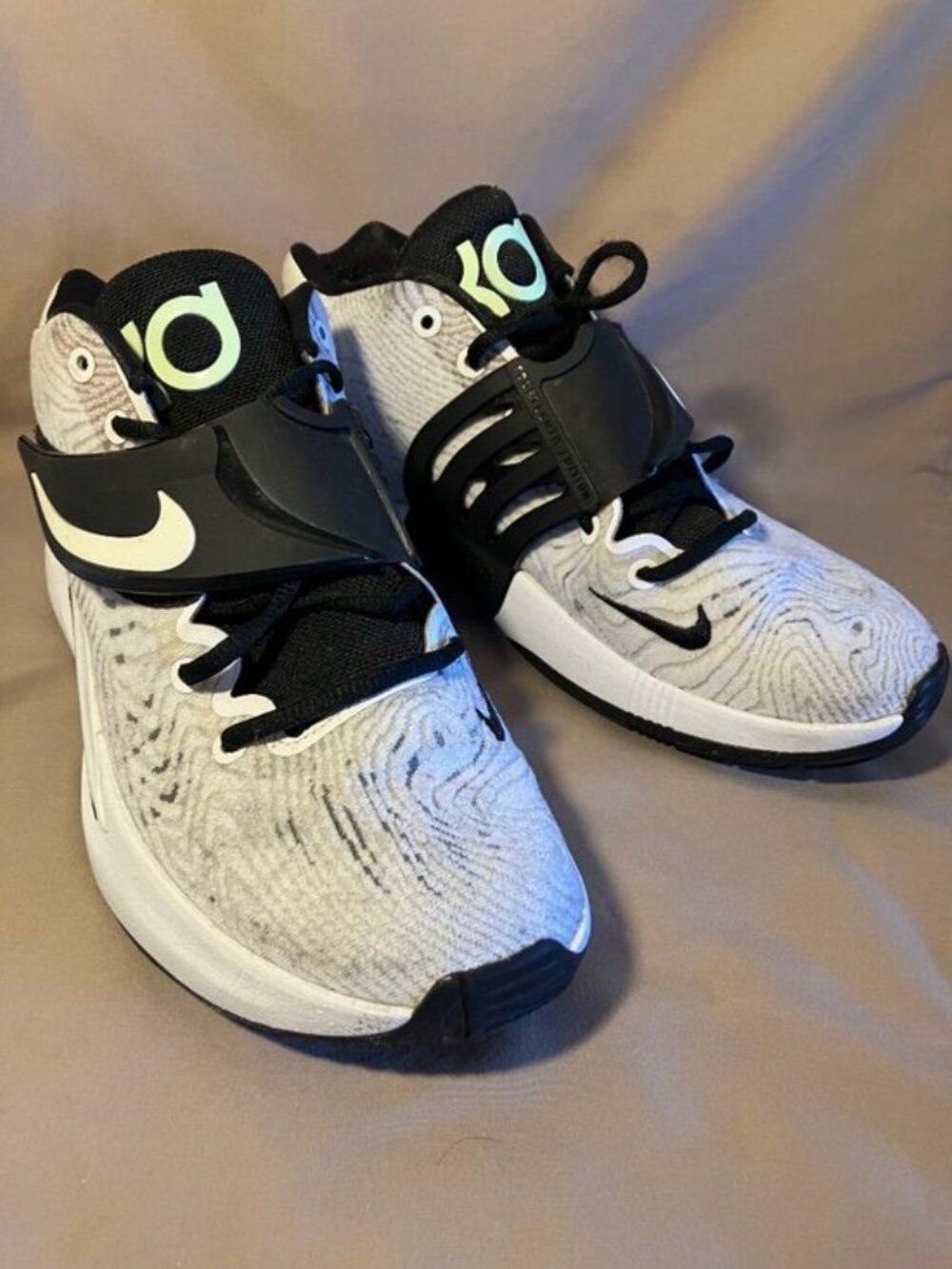 Nike KD14 EP Kevin Durant Basketball Sneakers Size 8.5 White Black Athleisure